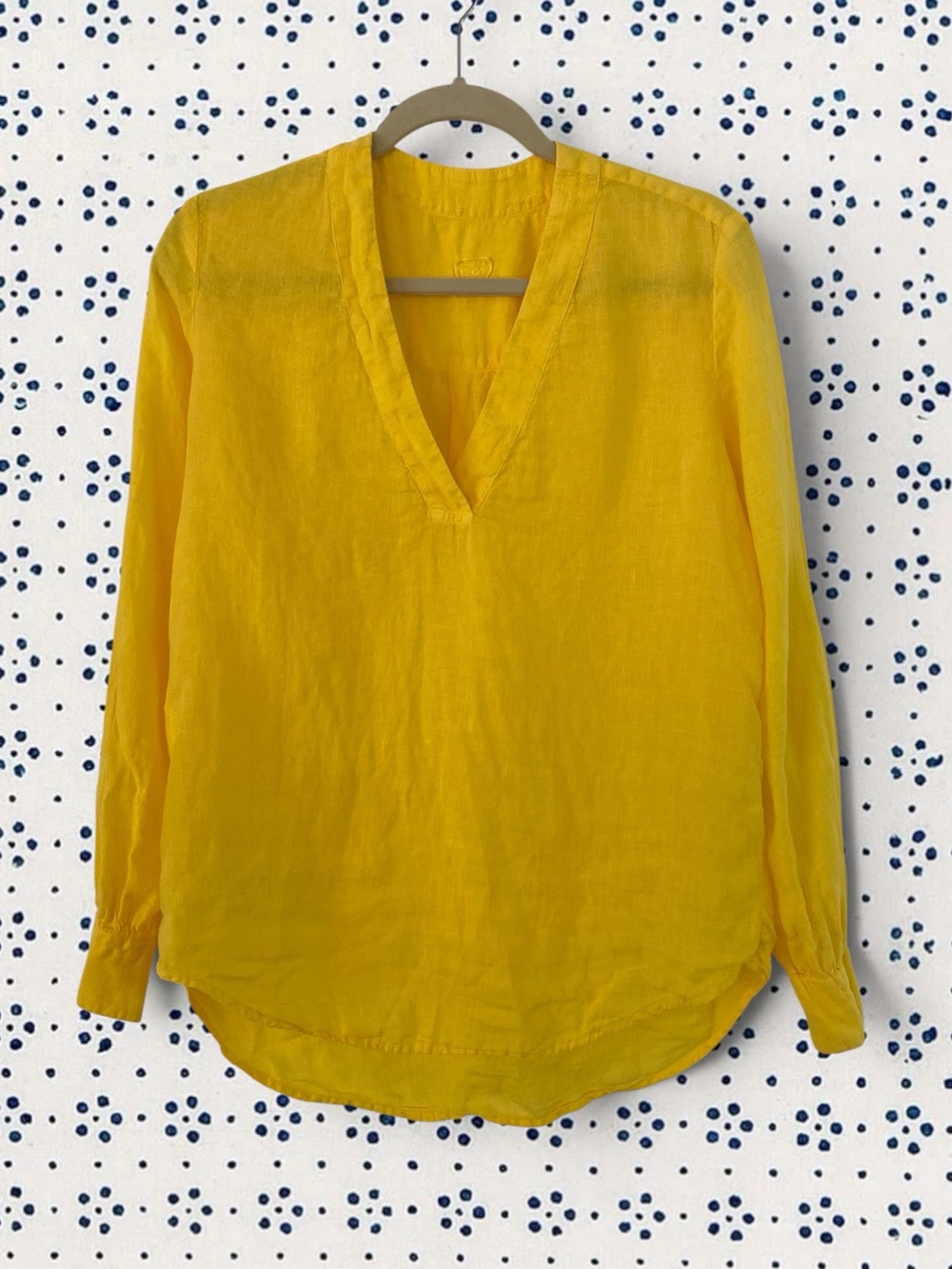 120% Lino V-Neck Linen Blouse
